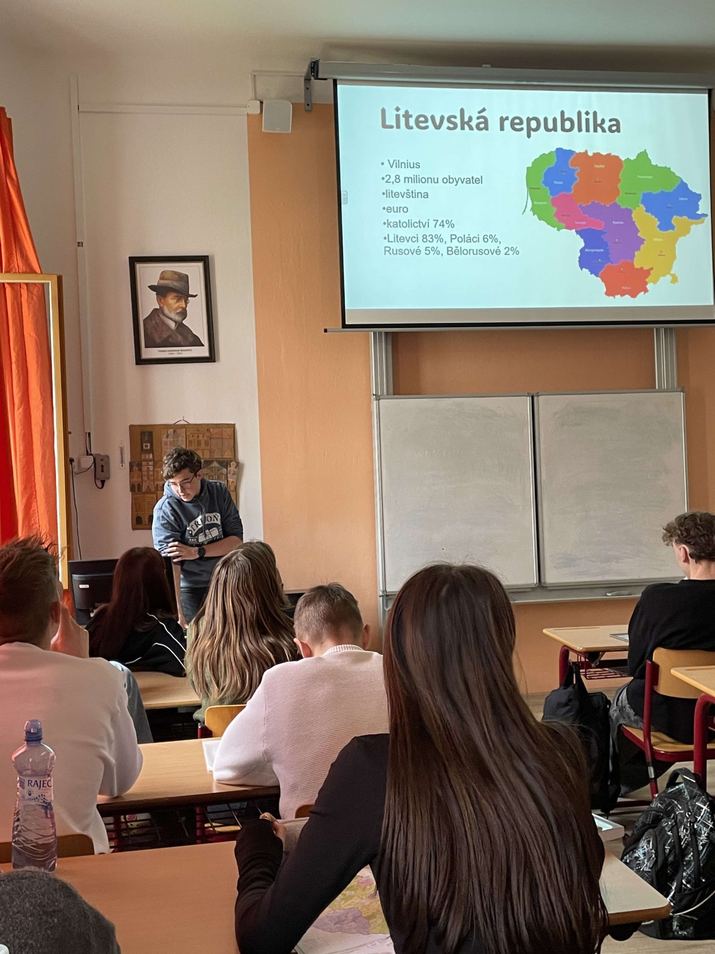 CH CZ Gymnazium Trebon