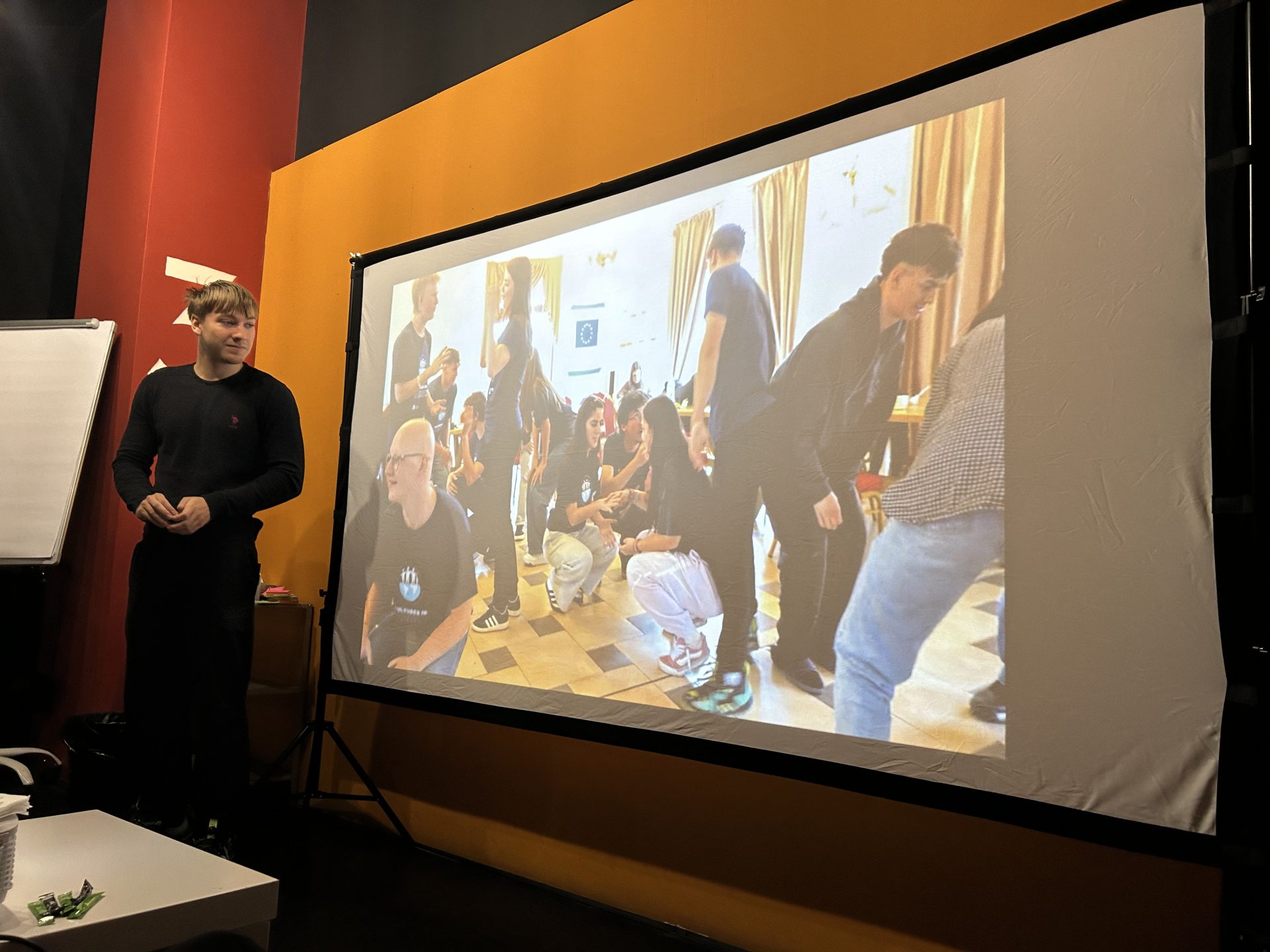 CH RO FNT Youth Center